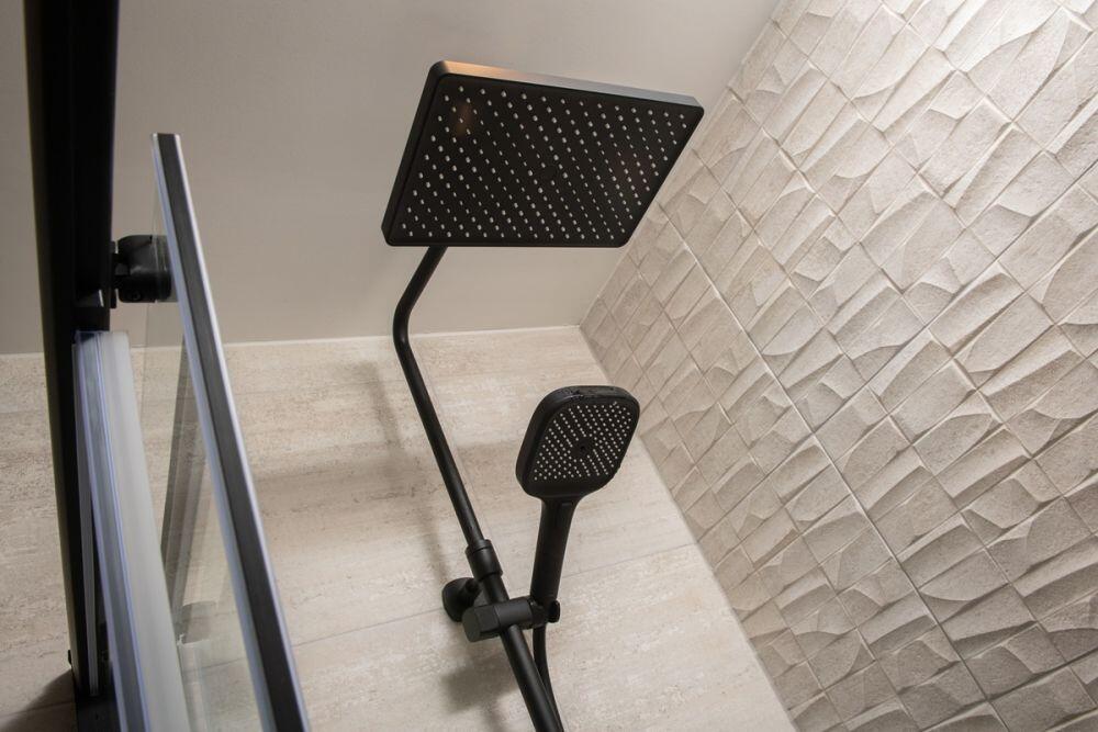 8 Branston Locks The Ashford Internals Shower