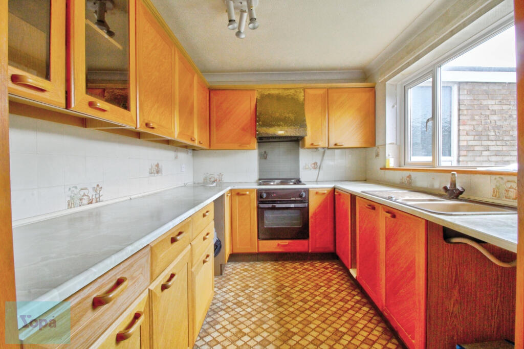 Ec84c0a9-Kitchen