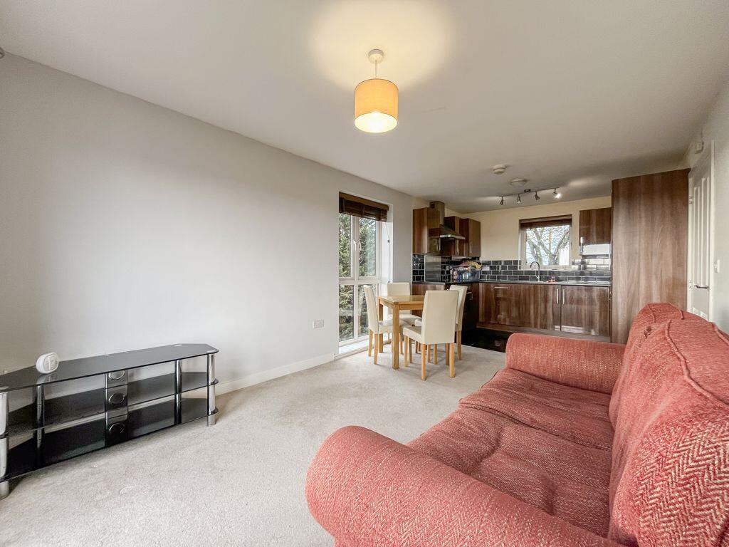 LOUNGE/KITCHEN