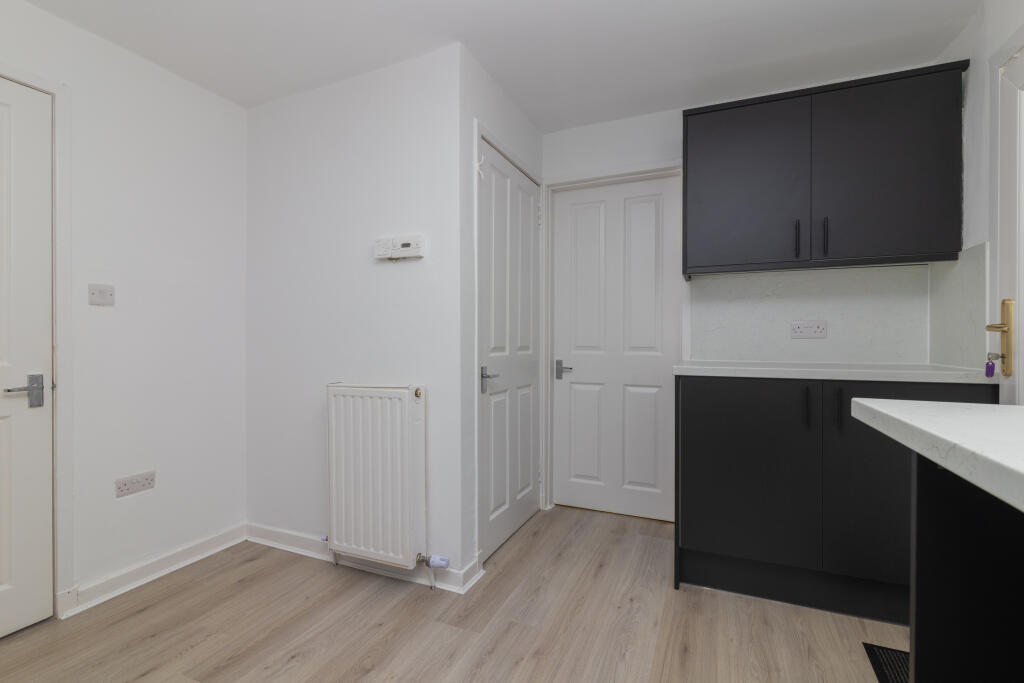 10 waverley road pa20ae L-10