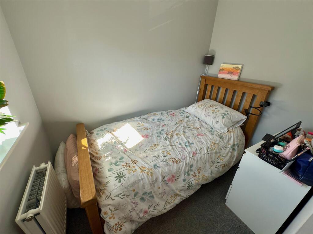 BED 3.jpg