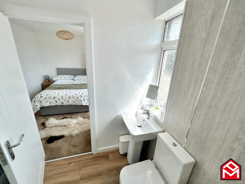 En-Suite Bathroom