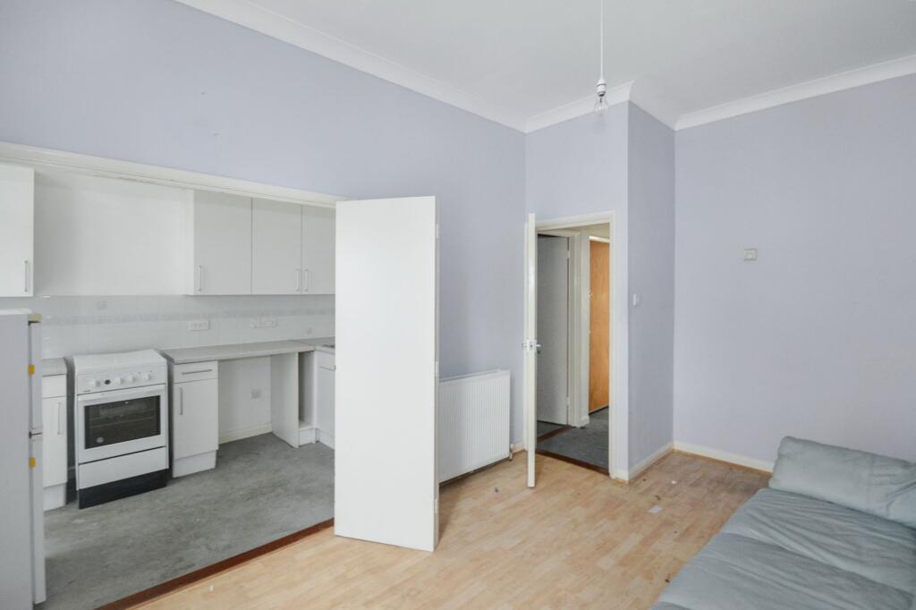 Flat B, 79 Hereford Road, Notting Hill, London W2 5BB