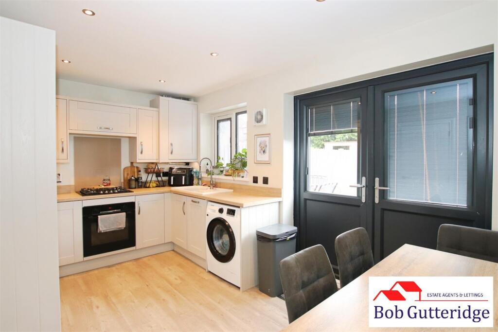 FITTED KITCHEN / DINING ROOM