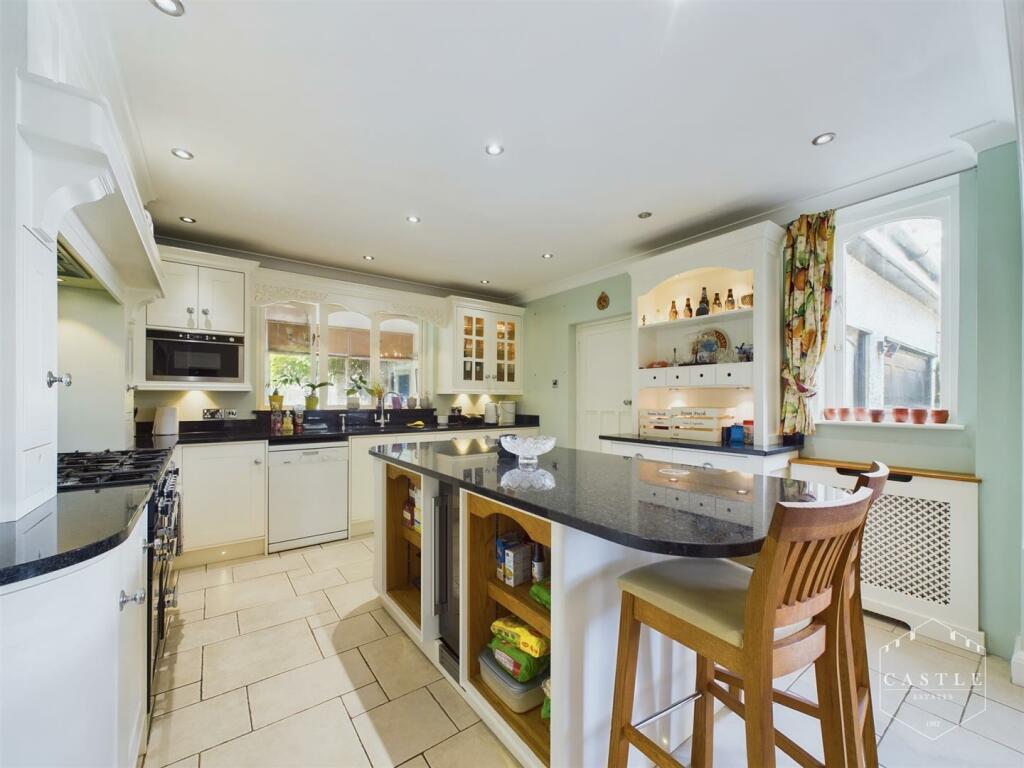 BREAKFAST KITCHEN