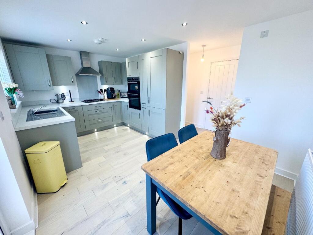 Kitchen/Dining