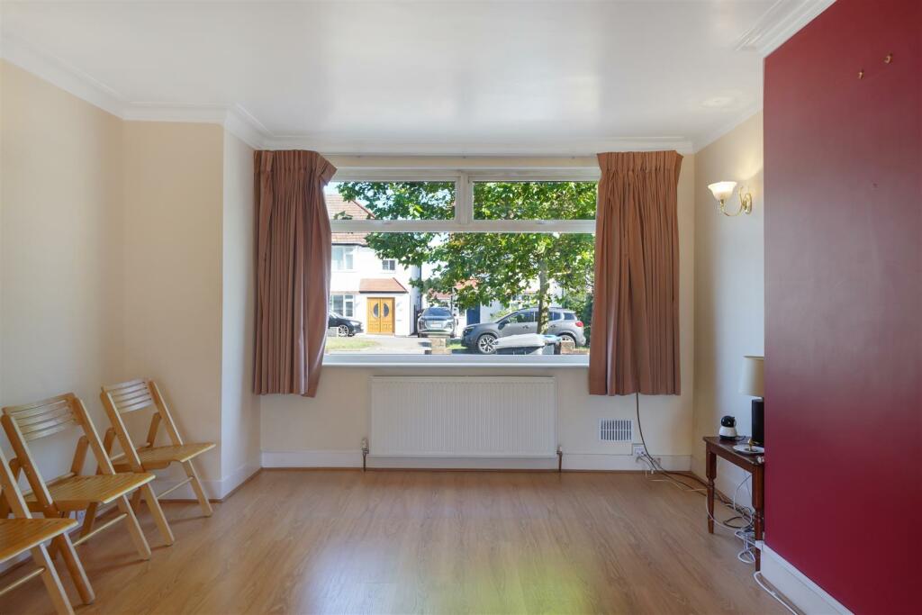 25 Carlton Avenue West - 74Z0BbX3s0f2rMCSncF9.jpg