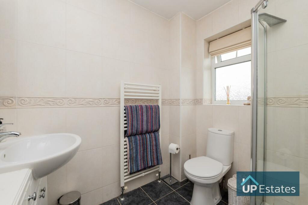bathrooms 3.jpg