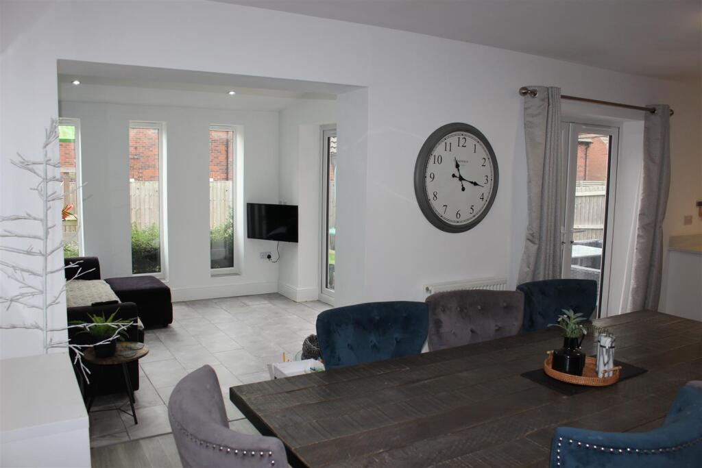 Superb Living Dining Kitchen