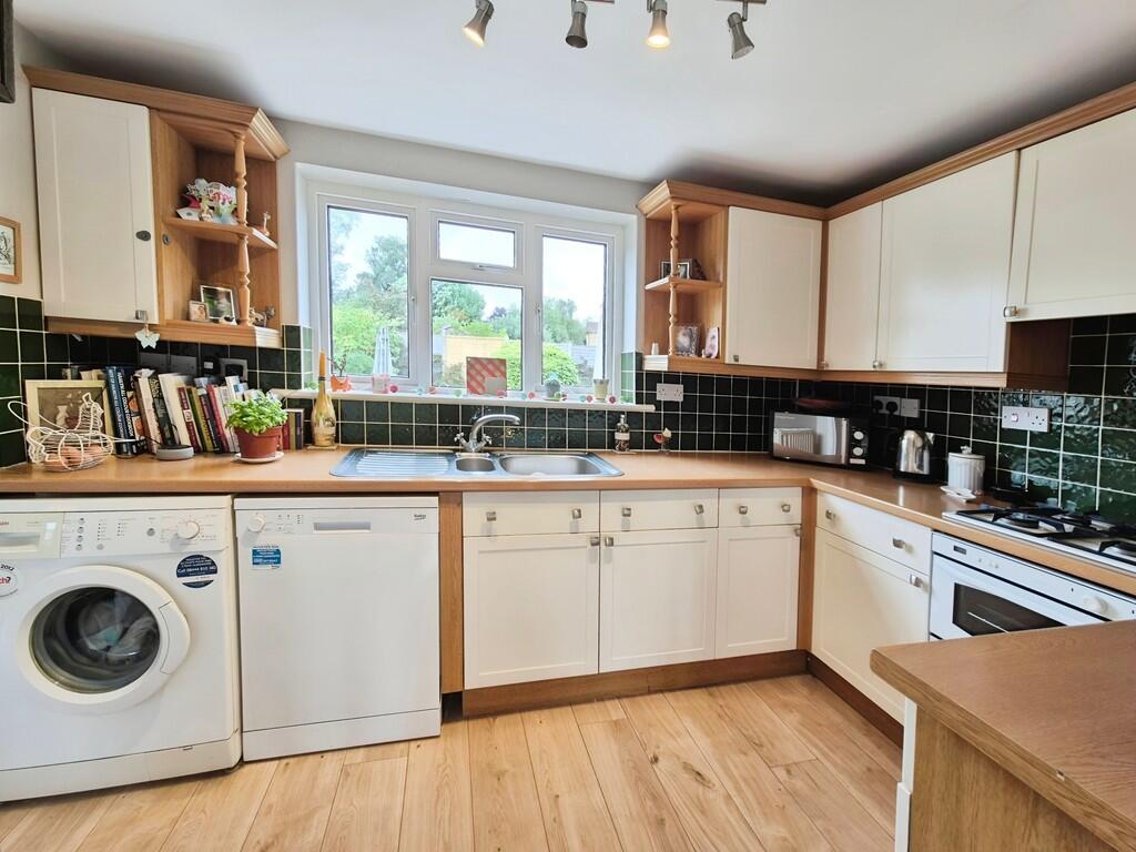 0b0f9a5f-10000340...