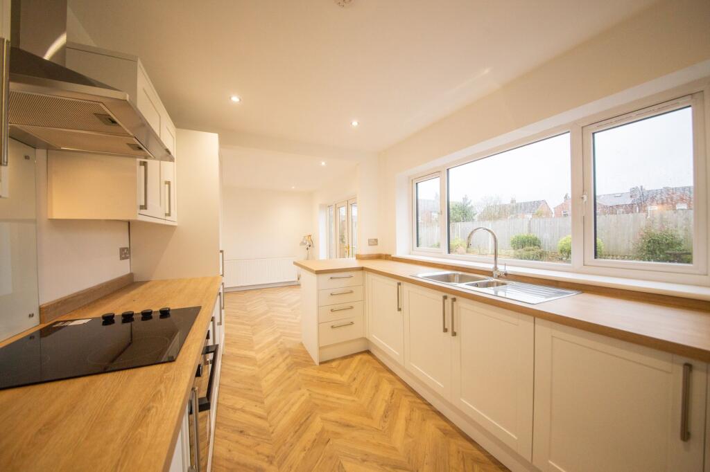 Kitchen / Dining Room