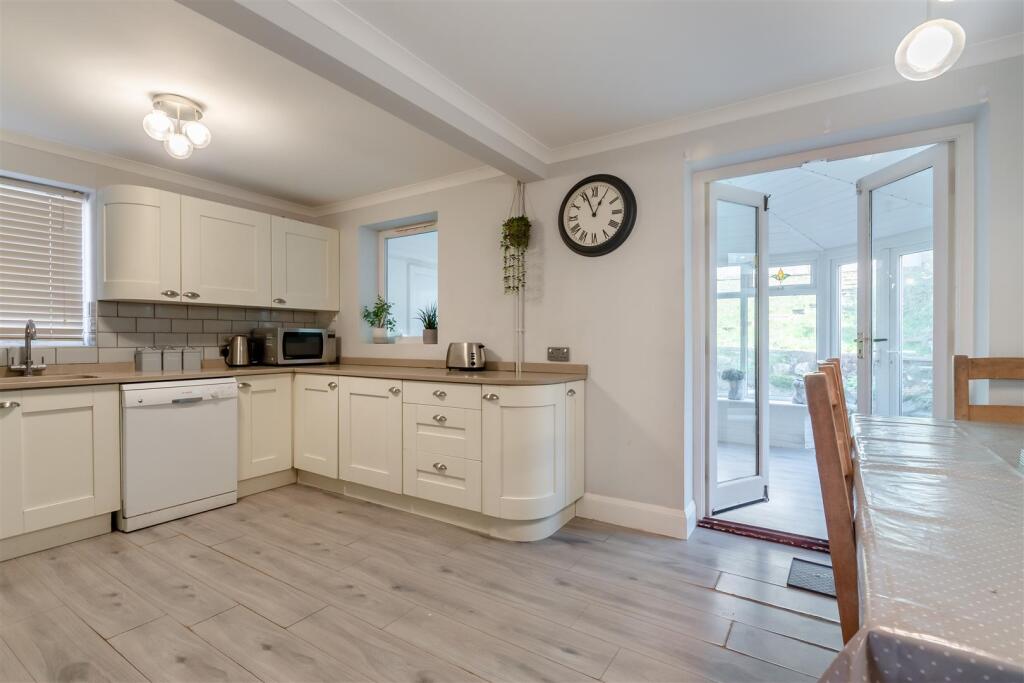 8635747-interior11.jpg