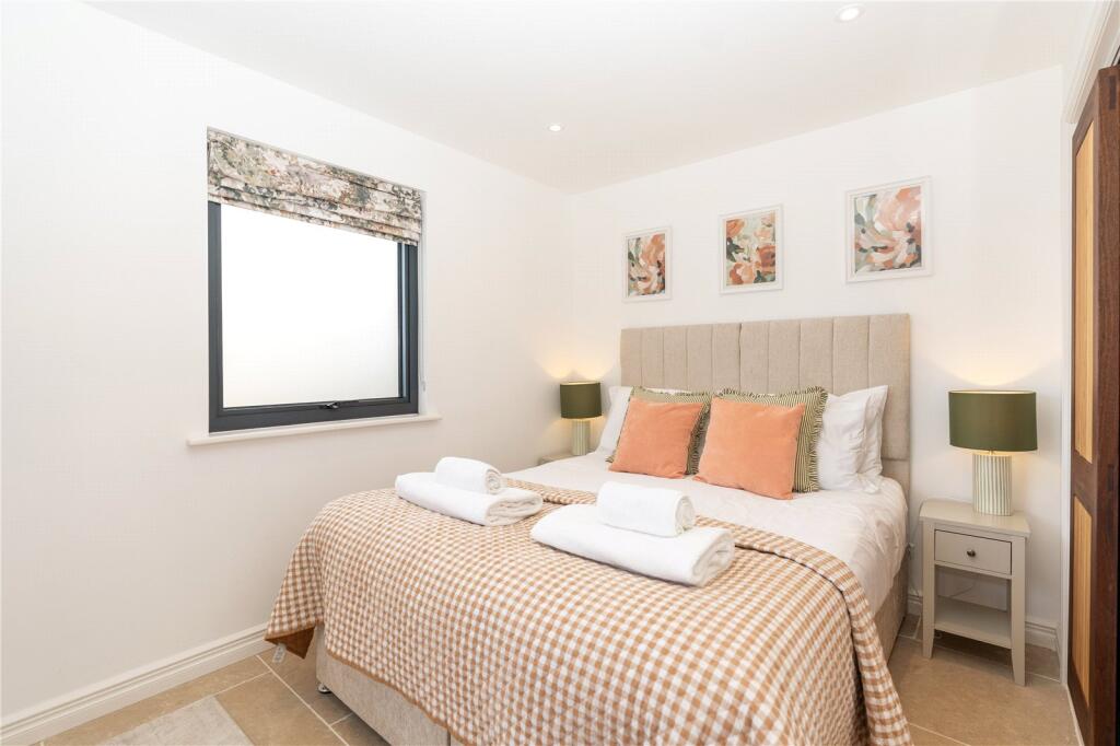 Little Vic Bedroom