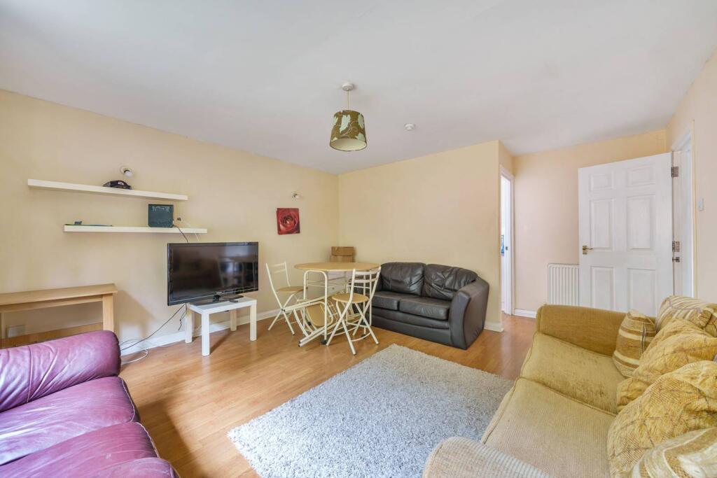 Guildford Park Avenue, Guildford, GU2