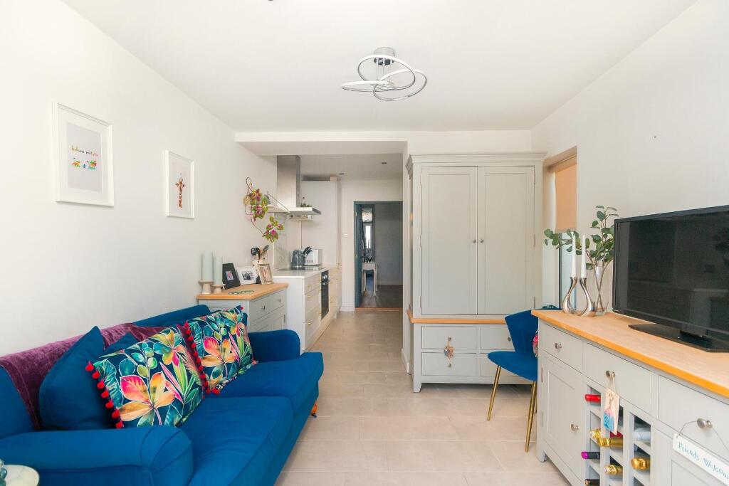 6I5RSE - Breakfast Room A.jpg