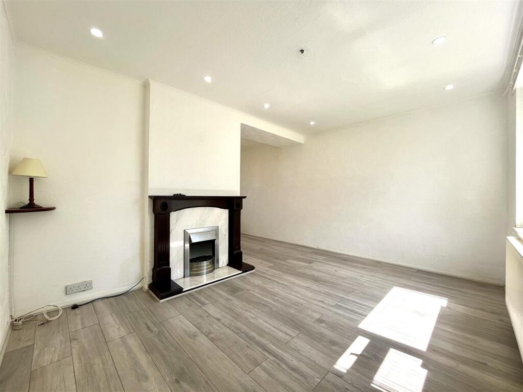 Living Area Aspect 3