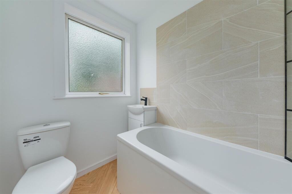 5 Ballantrae Terrace Dundee-4.JPG