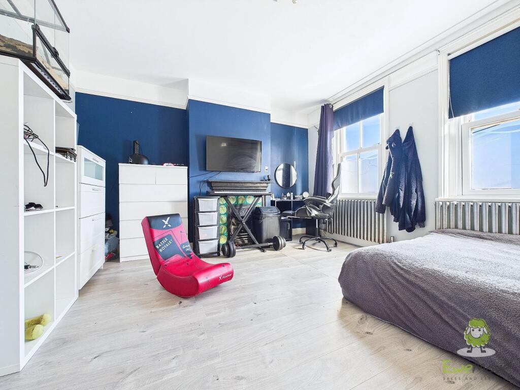 CAM01543G0-PR0119-STILL057