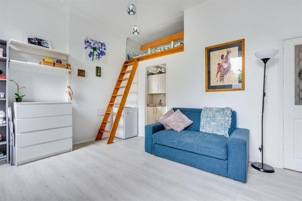 Avenue South 17 Flat 2-2.jpg