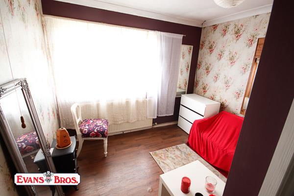 SIDE DOUBLE BEDROOM 2