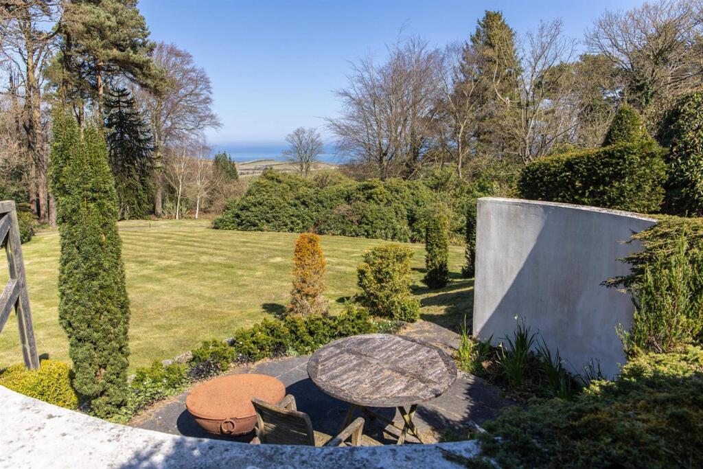 House &amp; Gardens