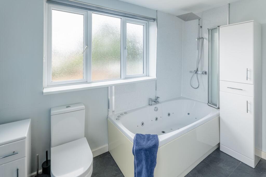 Prinicple Bedroom w/ Dressing Room &amp; En-suite
