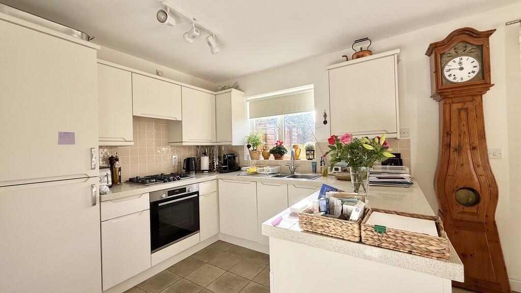 Kitchen/dining ro...