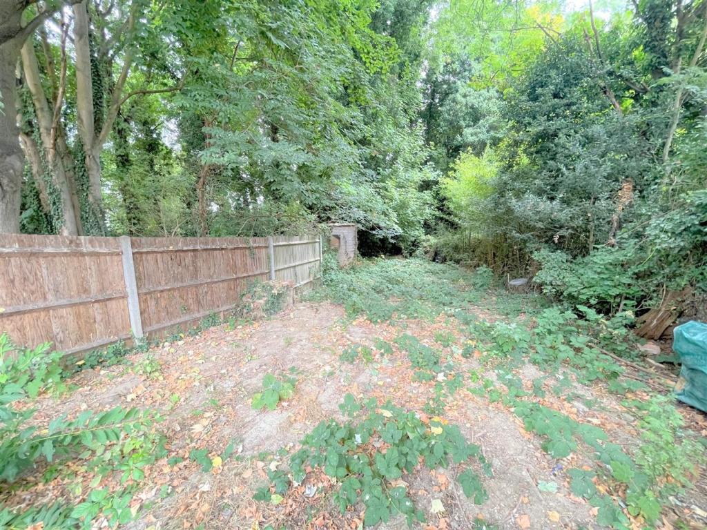 Rear Garden 2.jpg