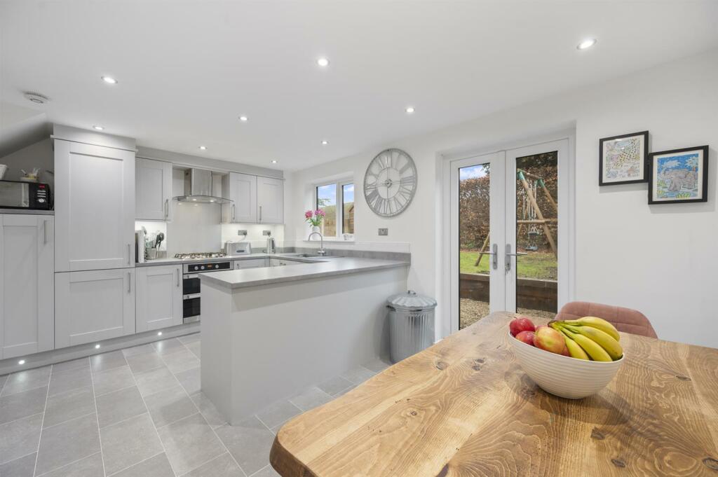 Dining Room towards garden.jpg
