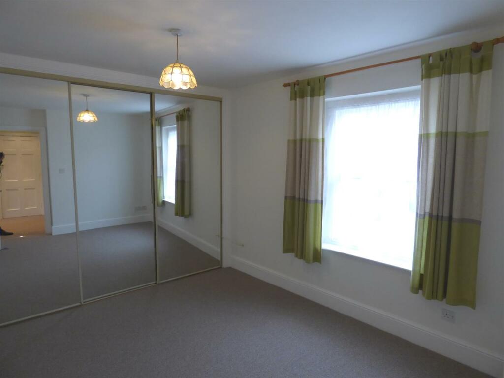 Bedroom.JPG