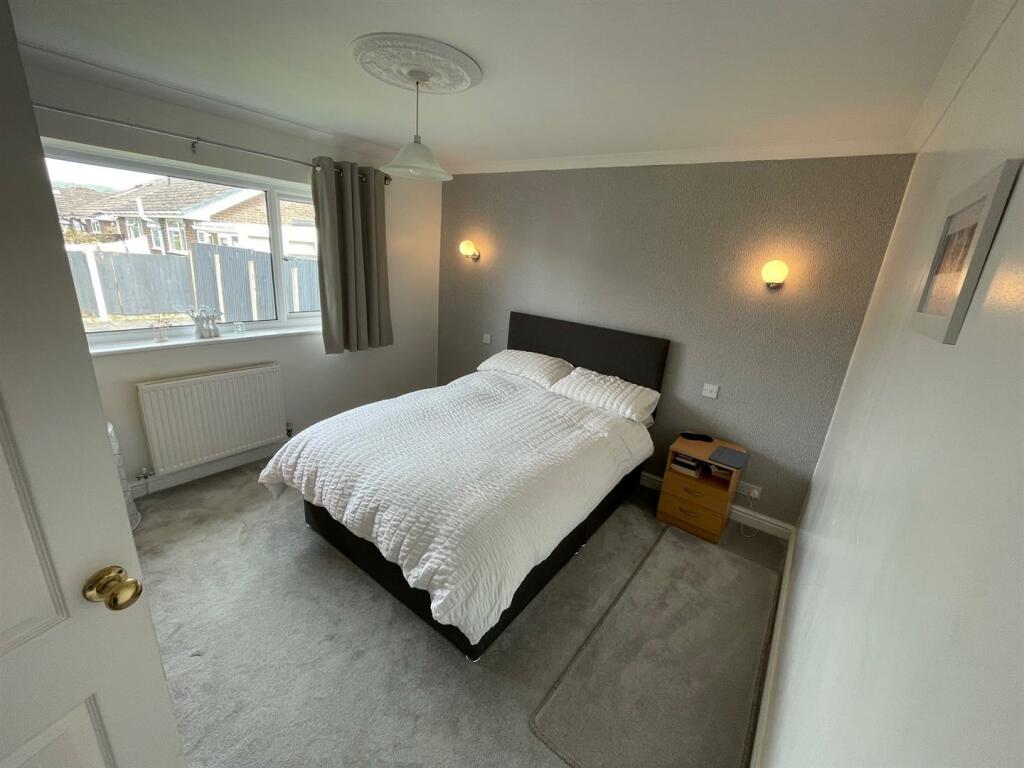 Bedroom 1.jpg