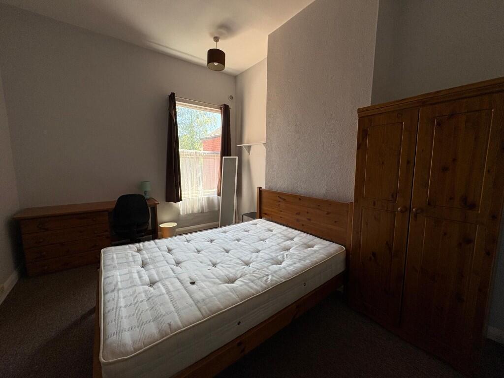 Bed 1 (Middle)