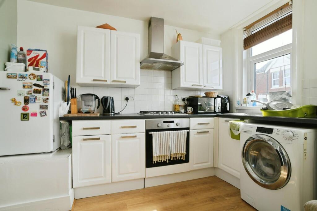Kitchen.JPG