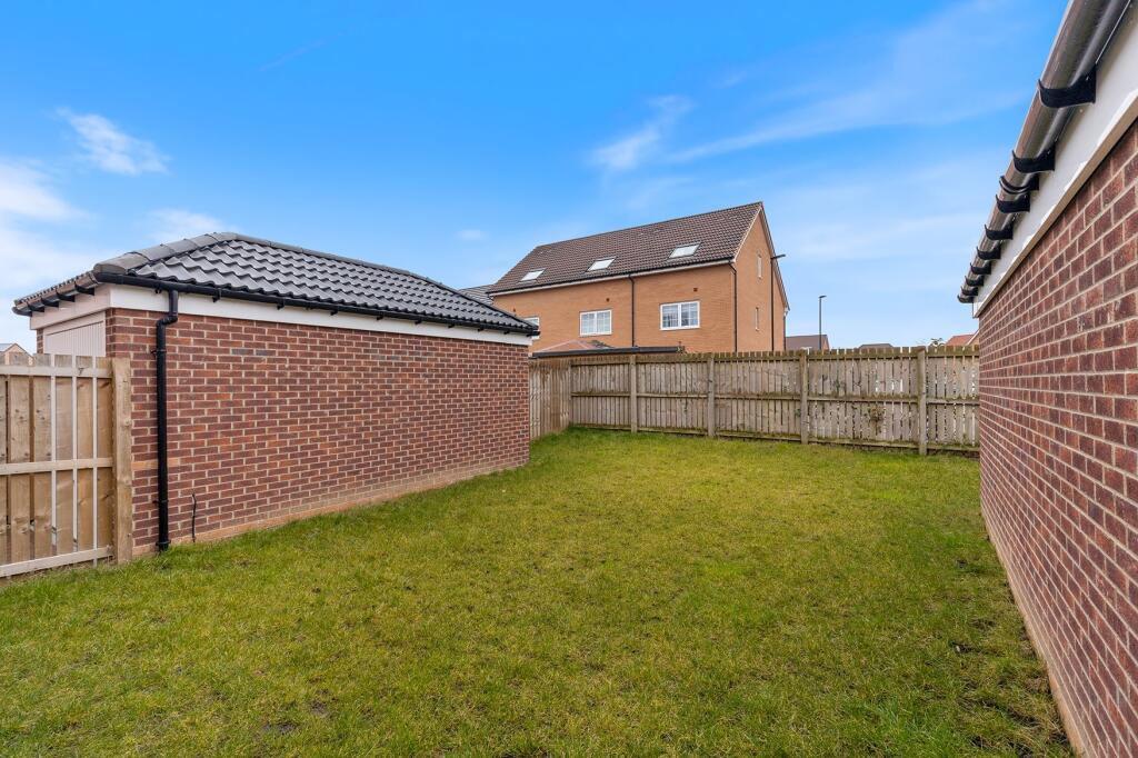 27 Riverside Lane, W