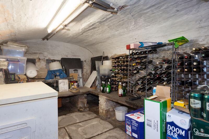 CELLAR ROOM 
