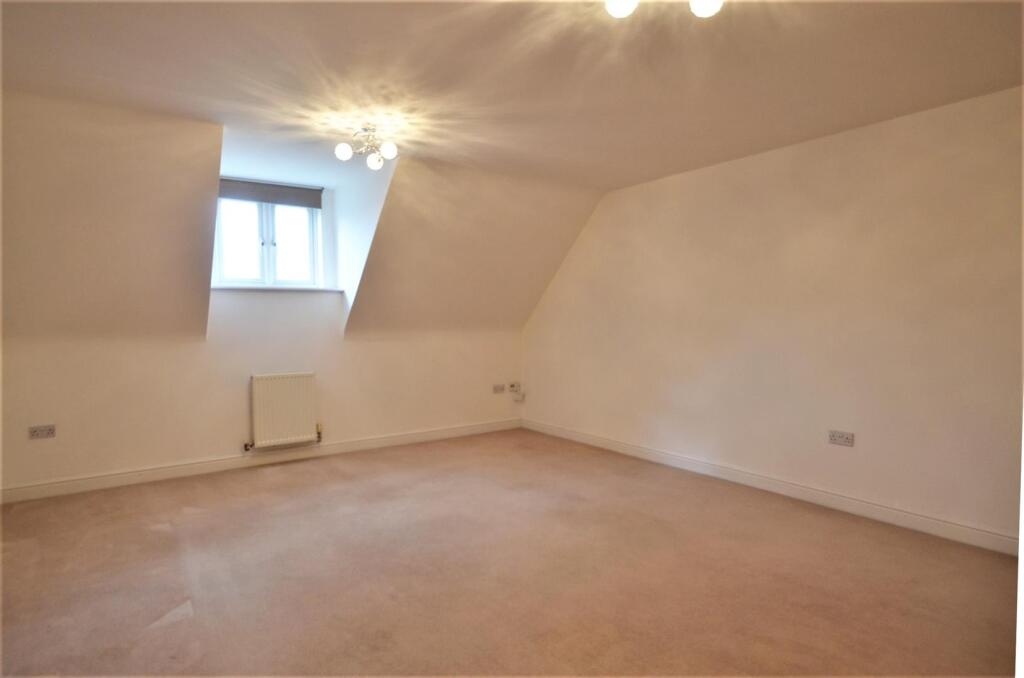 8 Gladstone Court NEW 1.jpg