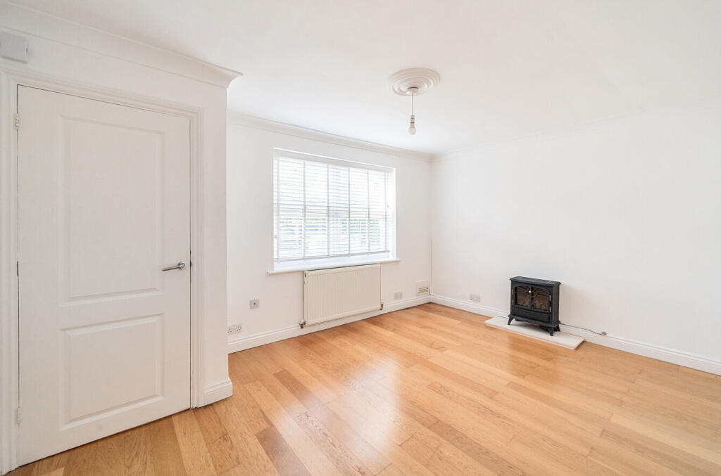 Front Lounge
