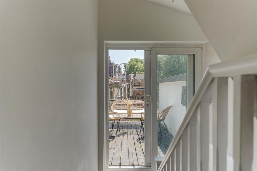 Downs Park Road-11.jpg