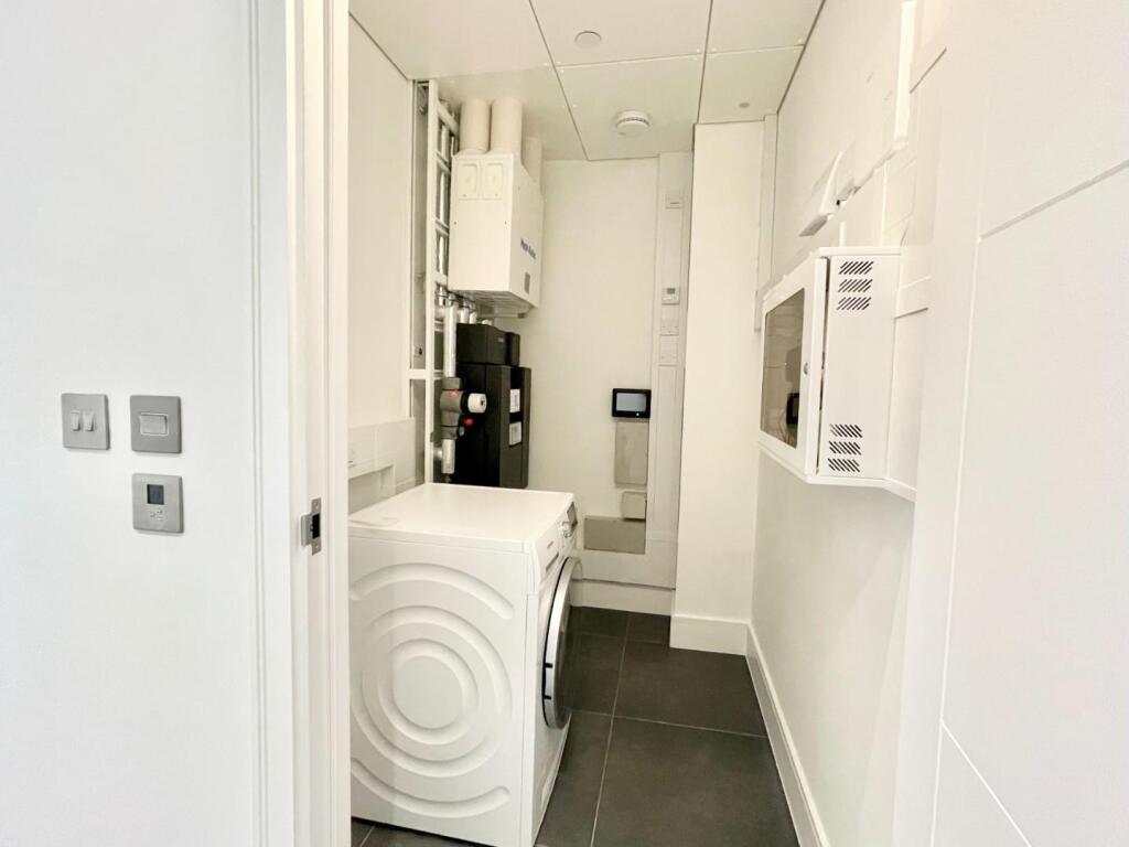 Utility Room .JPG
