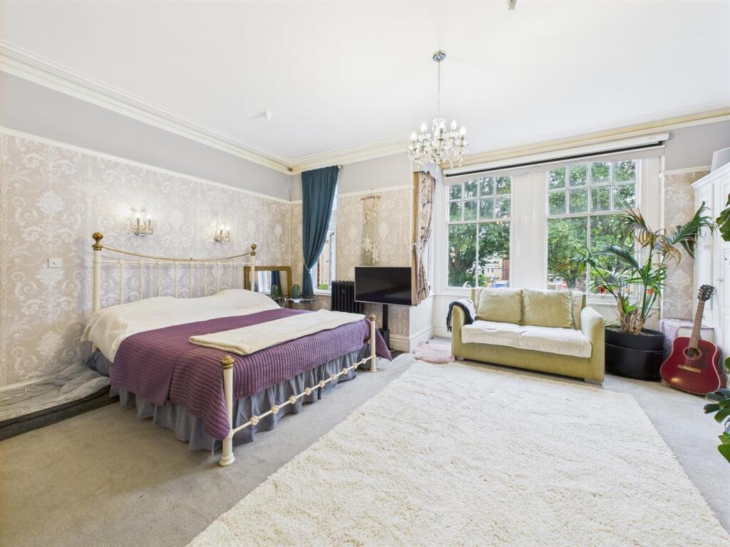 Bedroom: