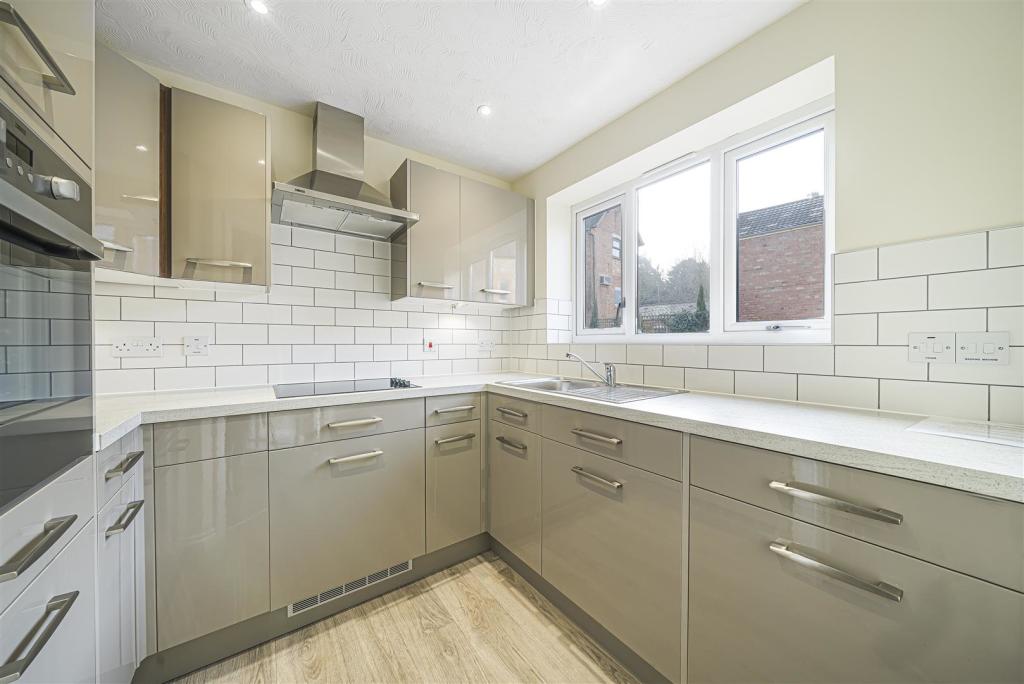 Kitchen (2).jpg