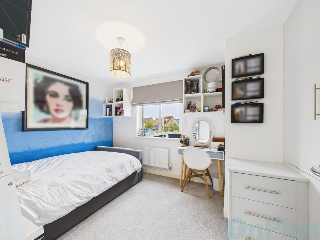 16 Wayne Gardens, Oxley Bedroom 2