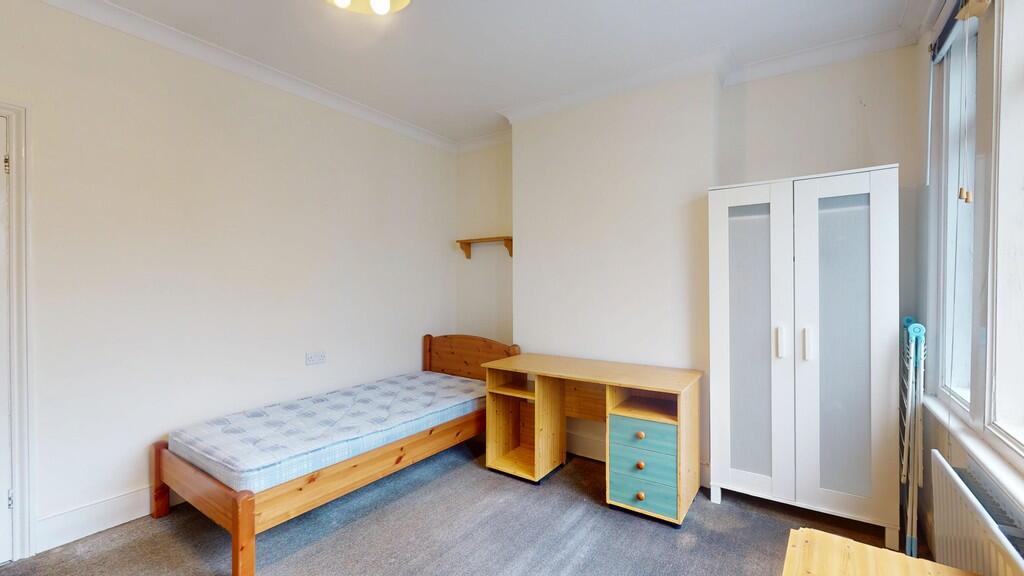 Bedroom 4 - Angle...
