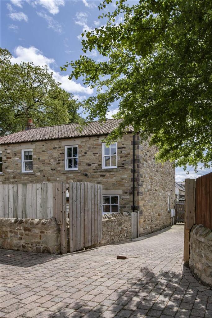 Davison Court Insta -3.jpg