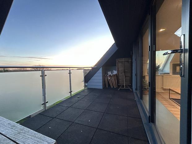 Balcony 2
