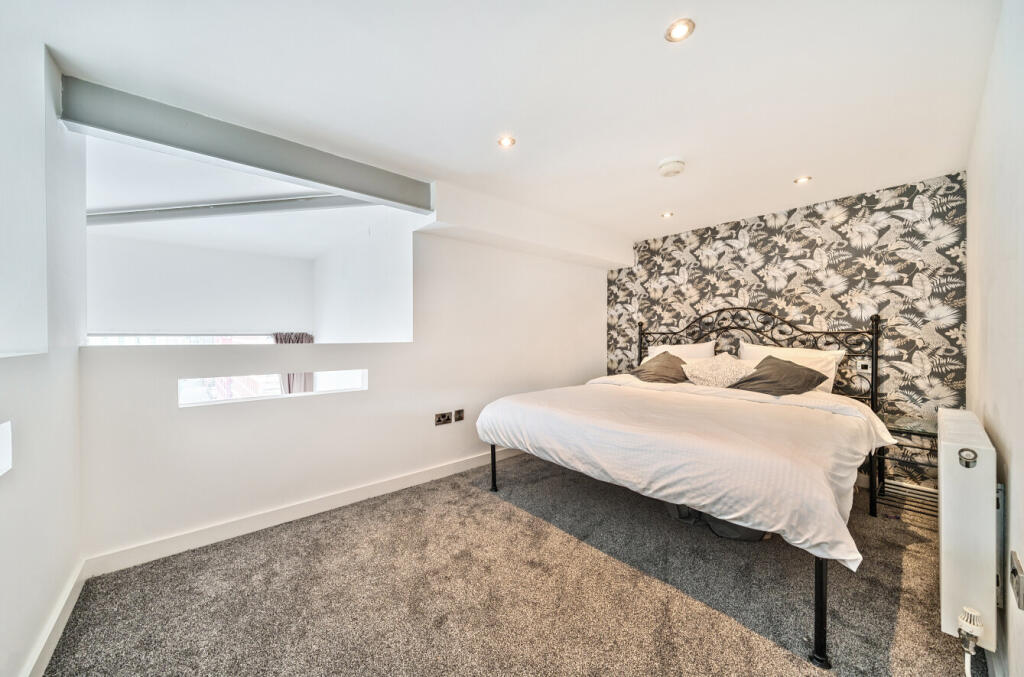 1294354-2-682b4c0...