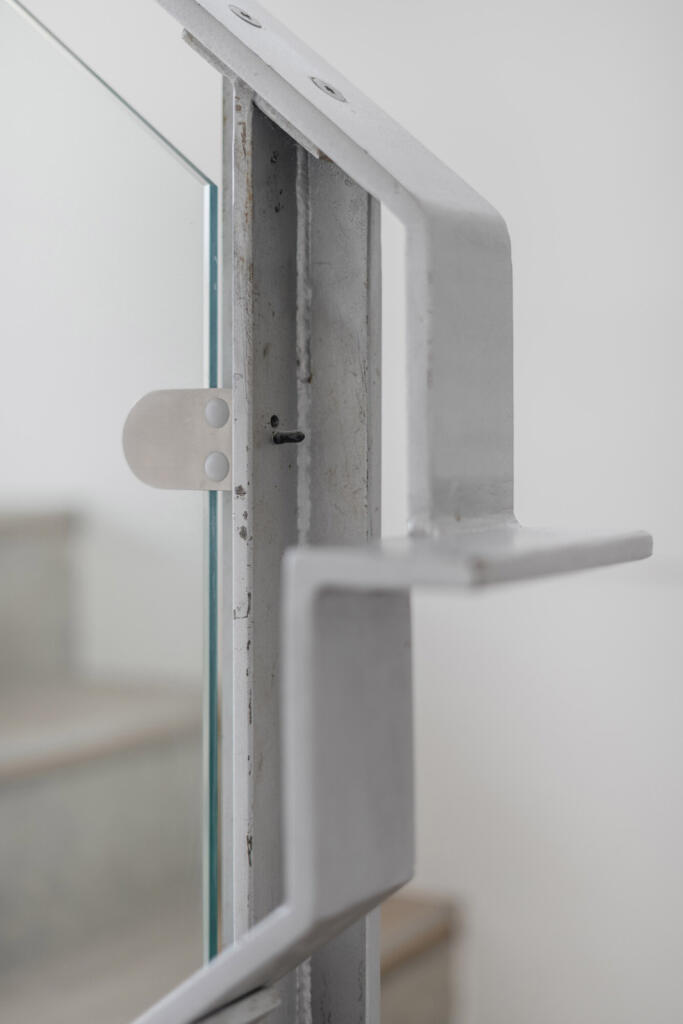 1359008-17-68dd07...