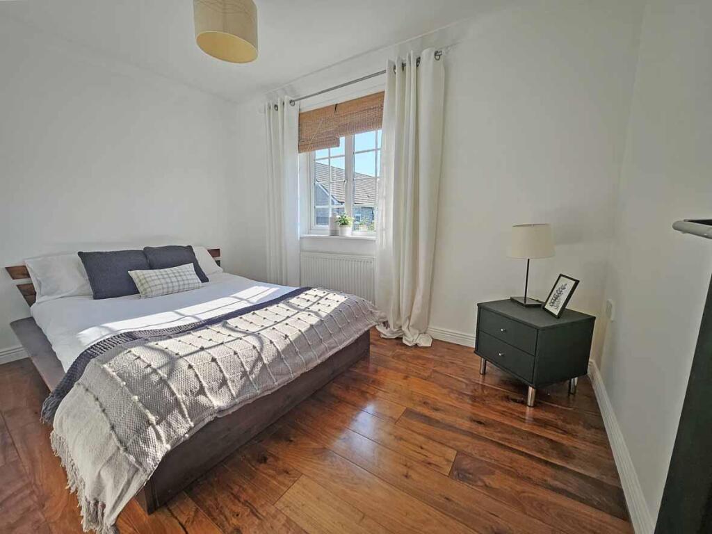 Aberdeen Avenue 100 Bed 2...jpg