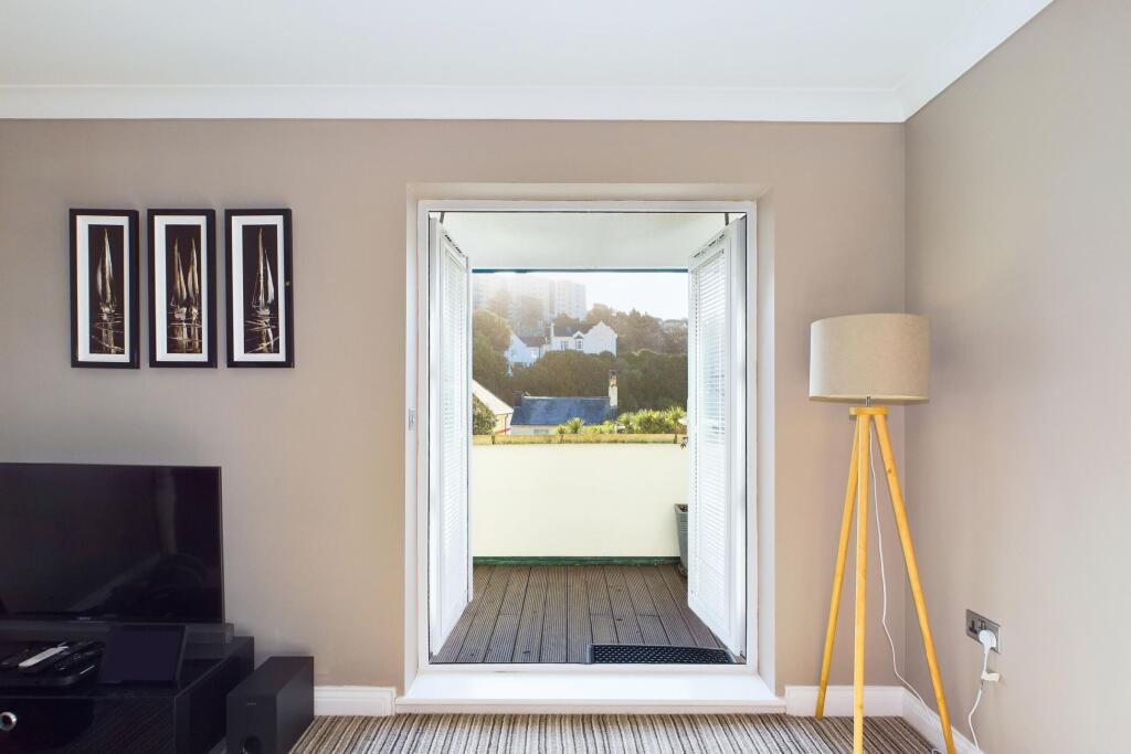 Living room with view to the terrace