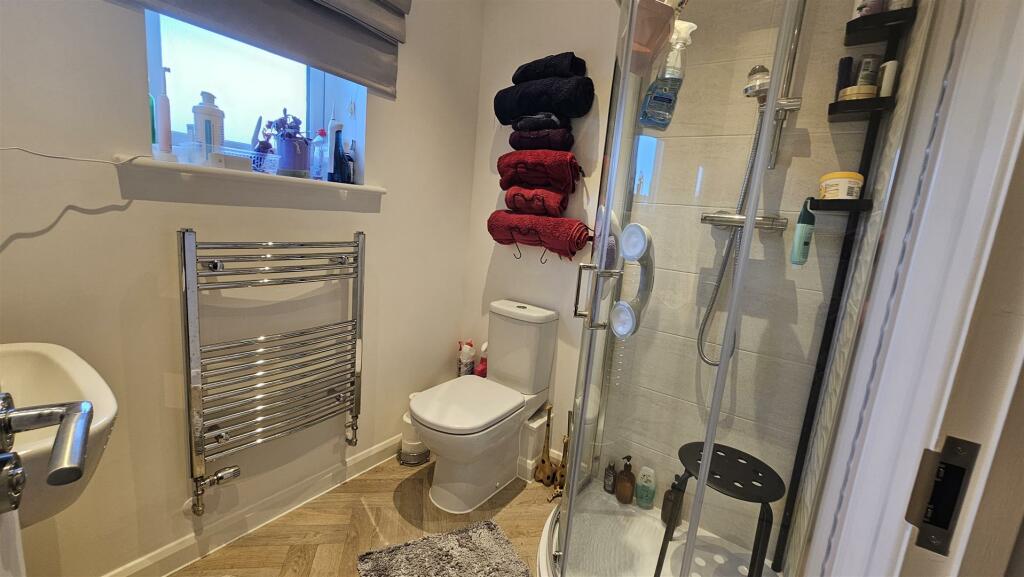 ENSUITE SHOWER ROOM
